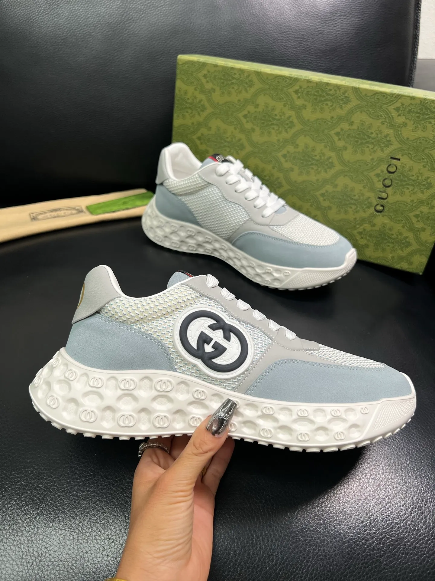 Men's shoes 💰780 Gucci top purchasing agency Gucci counter synchronization. Original factory configuration imported cowhide from Italy with mesh fabric, high-quality splicing and complex craftsmanship, imported cowhide lining, sole: original factory specially provided original sole super comfortable, original factory with single goods high quality, welcome to compare, code number 39-44 (customized 38 45) 85856